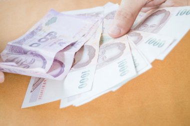 Tayland baht banknot sayma adam el 