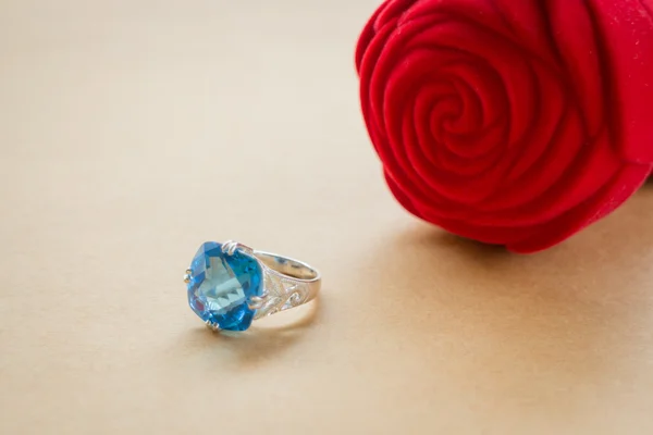 Beautiful gem stone classic jewellery ring — Stock Photo, Image