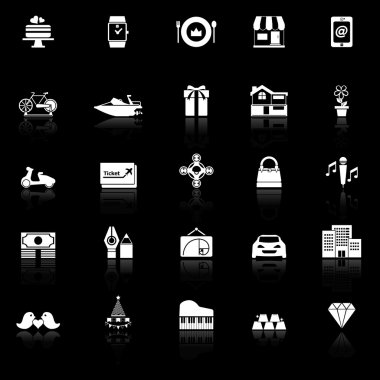 doğum günü hediye kutsal kişilerin resmi ile siyah arka plan üzerine yansıtmak