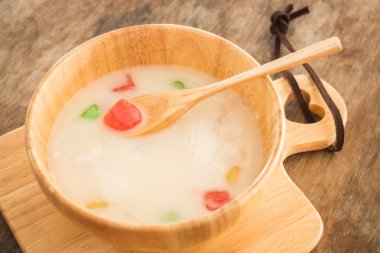 Hindistan cevizi krem tapyoka nişastası kaplı kestane