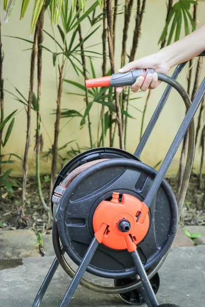 Preparar planta de riego en el jardín — Foto de Stock