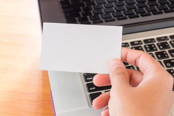 Simplesmente mesa de trabalho freelance com laptop — Fotografia de Stock