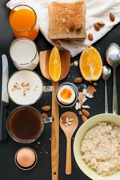早餐咖啡皮蛋粥橙色组成 — 图库照片