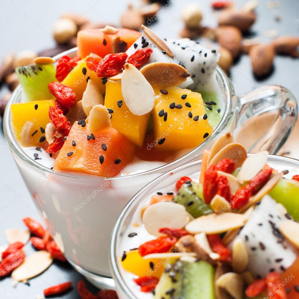 Healthy Fitness Breakfast Yogurt Tropical Fruits — Stock Photo