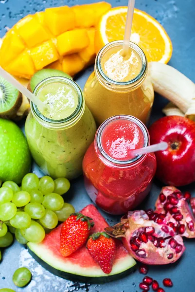 Farbe frische Säfte Smoothie gesunde Getränke — Stockfoto