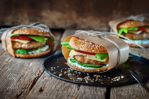 Házi hamburger sertésborda sajtos zöldség — Stock Fotó