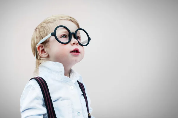 Concepto gris aislado del niño prodigio Volver a la escuela —  Fotos de Stock