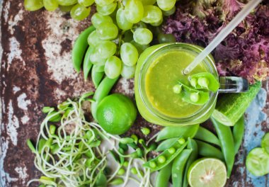 Sağlıklı Meyve Sebze Çiğ Yeşil Smoothie Kavanoz