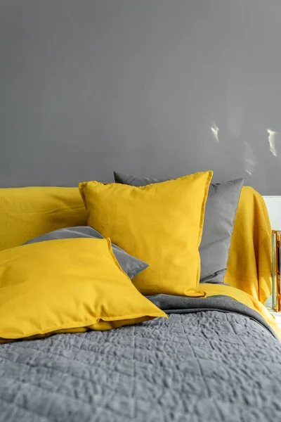 Color Pillows Illuminating Ultimate Gray Pile Bed Two Trendy 2021 — Stock Photo, Image