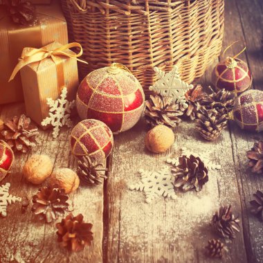 Vintage sihirli ışıkları Noel hediyeleri görüntüsüyle tonda