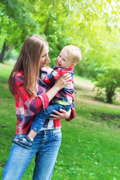 Mother with Boy playing on Park — Stock Photo, Image