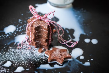 Noel Gingerbread çerezleri damla süt tablo ile