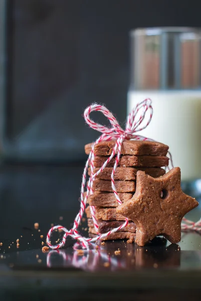 Biscotti di cioccolato di pan di zenzero di Natale a forma di stella — Foto Stock