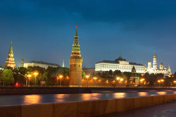 Moscow kremlin por la noche — Foto de Stock