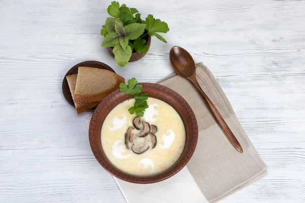 Суп со сливками и грибами — стоковое фото