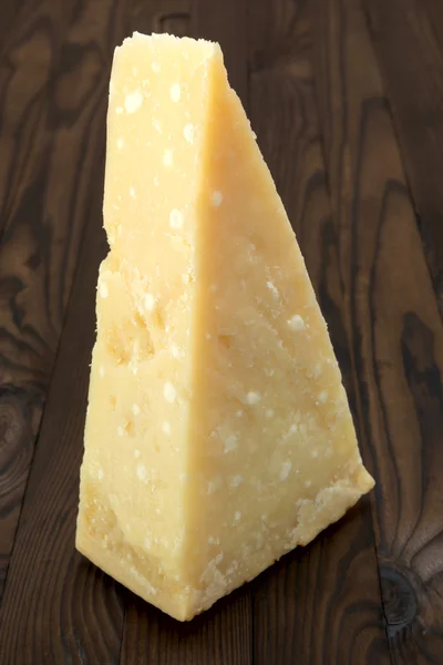 Parmesano Reggiano o parmesano - queso italiano original — Foto de Stock