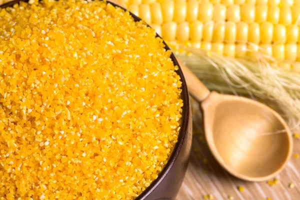 Corn grits and cobs — Stock Photo, Image