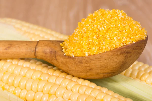 Corn grits and cobs — Stock Photo, Image