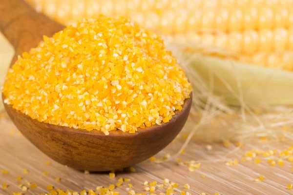 Corn grits and cobs — Stock Photo, Image