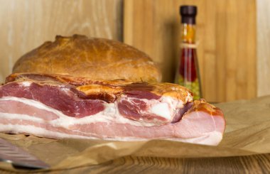 füme domuz yağı - pastırma ve ekmek