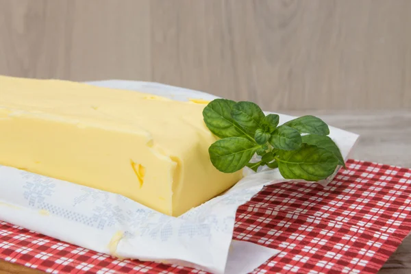 Mantequilla fresca en forma de barra — Foto de Stock