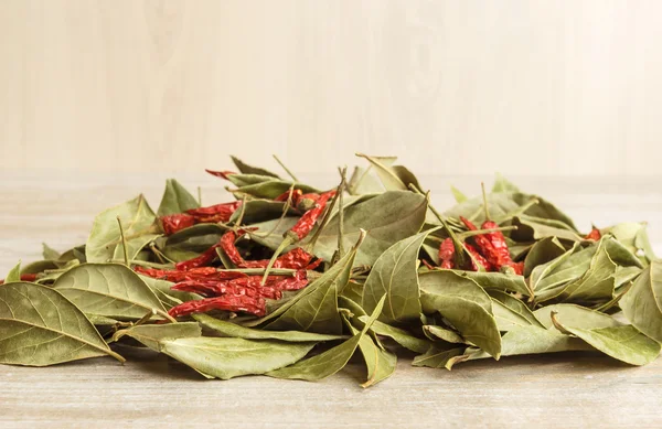 Dry spices - red pepper and bay leaf — Stock Photo, Image