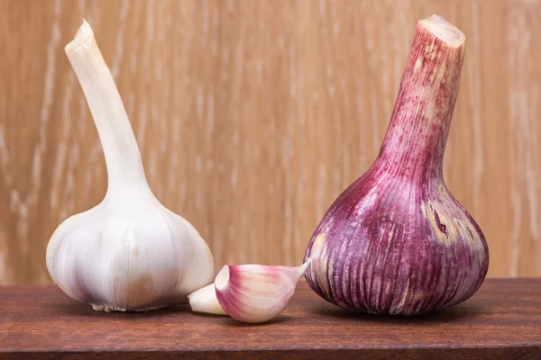 Garlic - clove and head — Stock Photo, Image