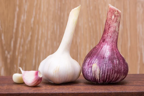 Garlic - clove and head — Stock Photo, Image