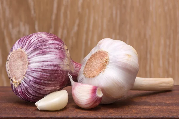 Garlic - clove and head — Stock Photo, Image