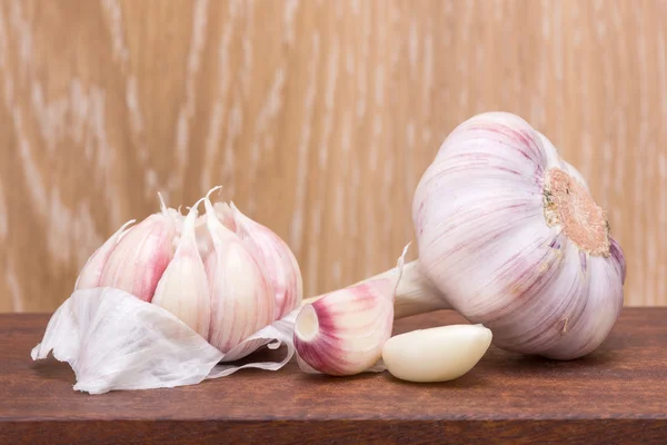 Garlic - clove and head — Stock Photo, Image