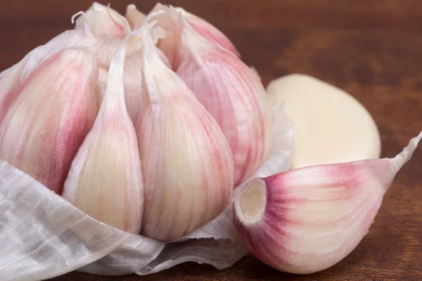 Garlic - clove and head — Stock Photo, Image