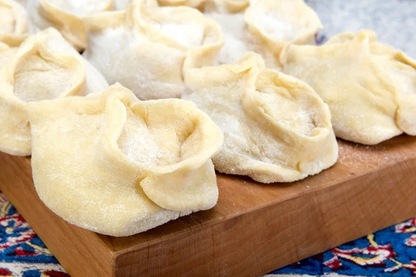ΜΑΝΤΗ ή Mantu είναι dumplings δημοφιλείς στις περισσότερες κουζίνες Ασία — Φωτογραφία Αρχείου