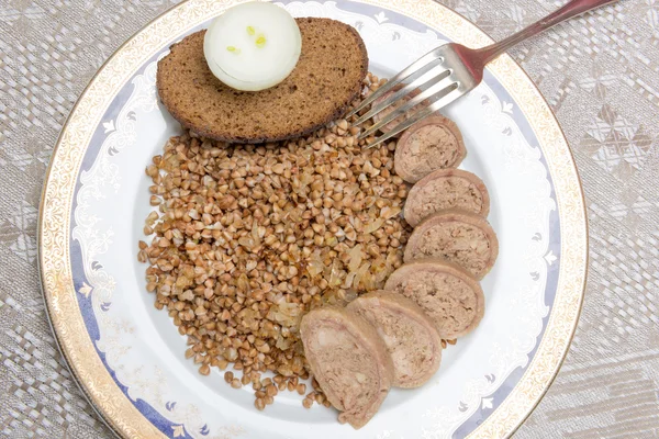 Заполненная куриная шея (Gefilte Gelzele ) — стоковое фото