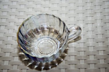 Çift dipli boş cam deney şişesi