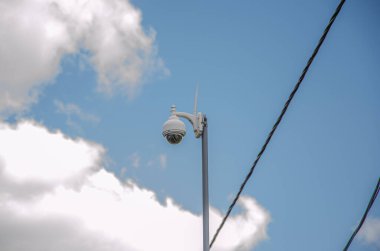 Güvenlik kamerası video ekipmanı dışarıdaki kutup binası güvenlik sistemi kontrol ve uzay kopyalama