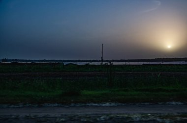 Geceleri güneş fotovoltaik panelleri
