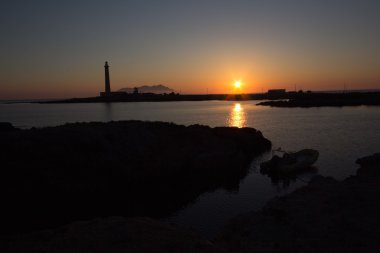 bir Favignana deniz feneri