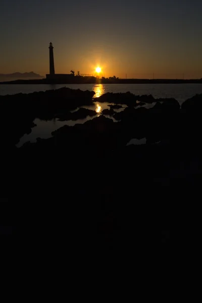 Favignana deniz feneri üzerinde bir gün batımı — Stok fotoğraf