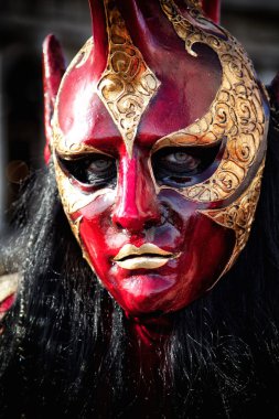 Venedik karnaval maskesi