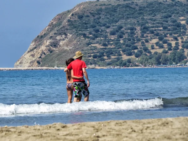 Couple sur la plage — Photo