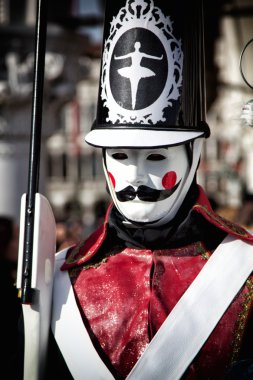 Venedik karnaval maskesi