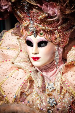 Venedik karnaval maskesi