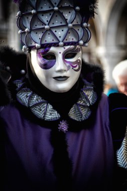 Venedik karnaval maskesi