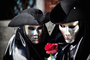 Venedik karnaval maskesi