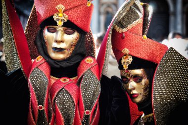 Venedik karnaval maskesi