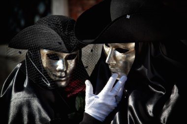 Venedik karnaval maskesi