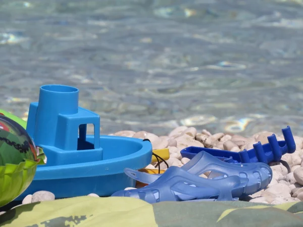 Juguetes en el mar — Foto de Stock