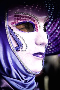 Venedik karnaval maskesi