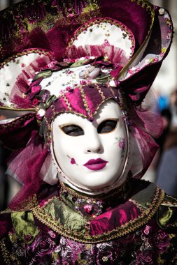 Venedik karnaval maskesi