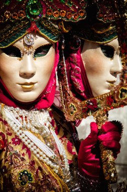 Venedik karnaval maskesi